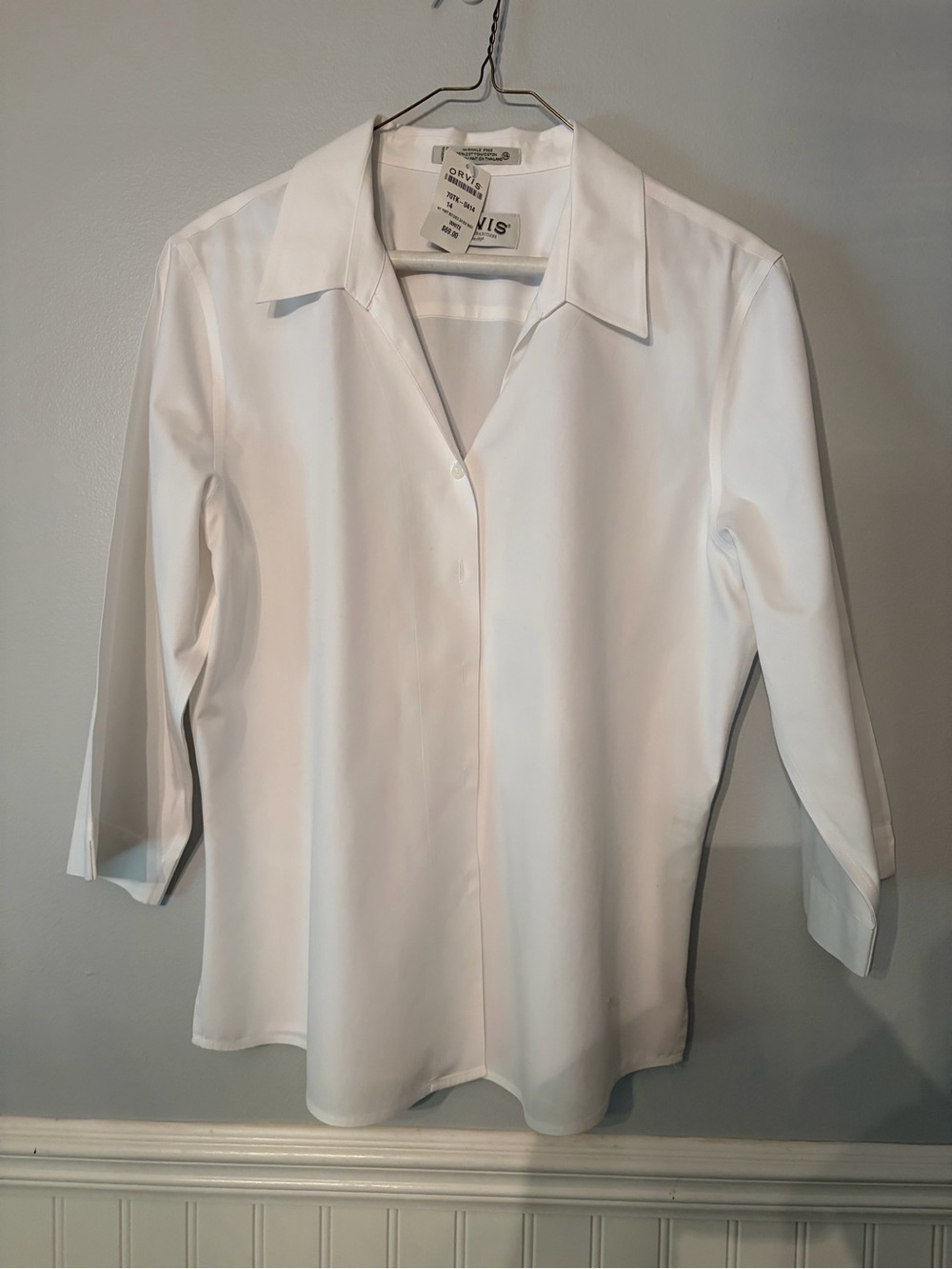Orvis pinpointed three-quarter sleeve shirt.  White Button-Front Collared Top